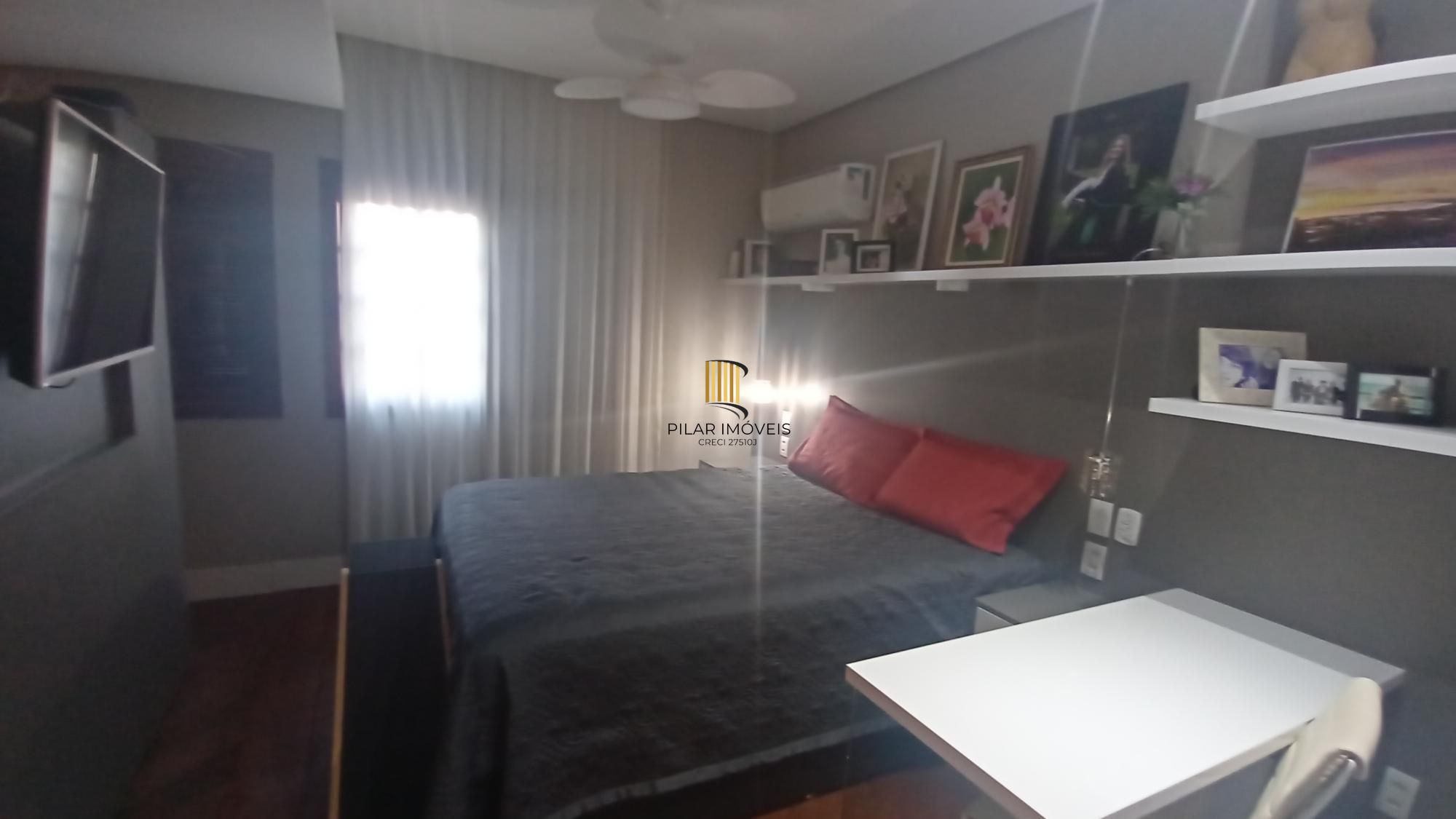 Casa de Condomínio com 3 Suítes, no bairro Tristeza