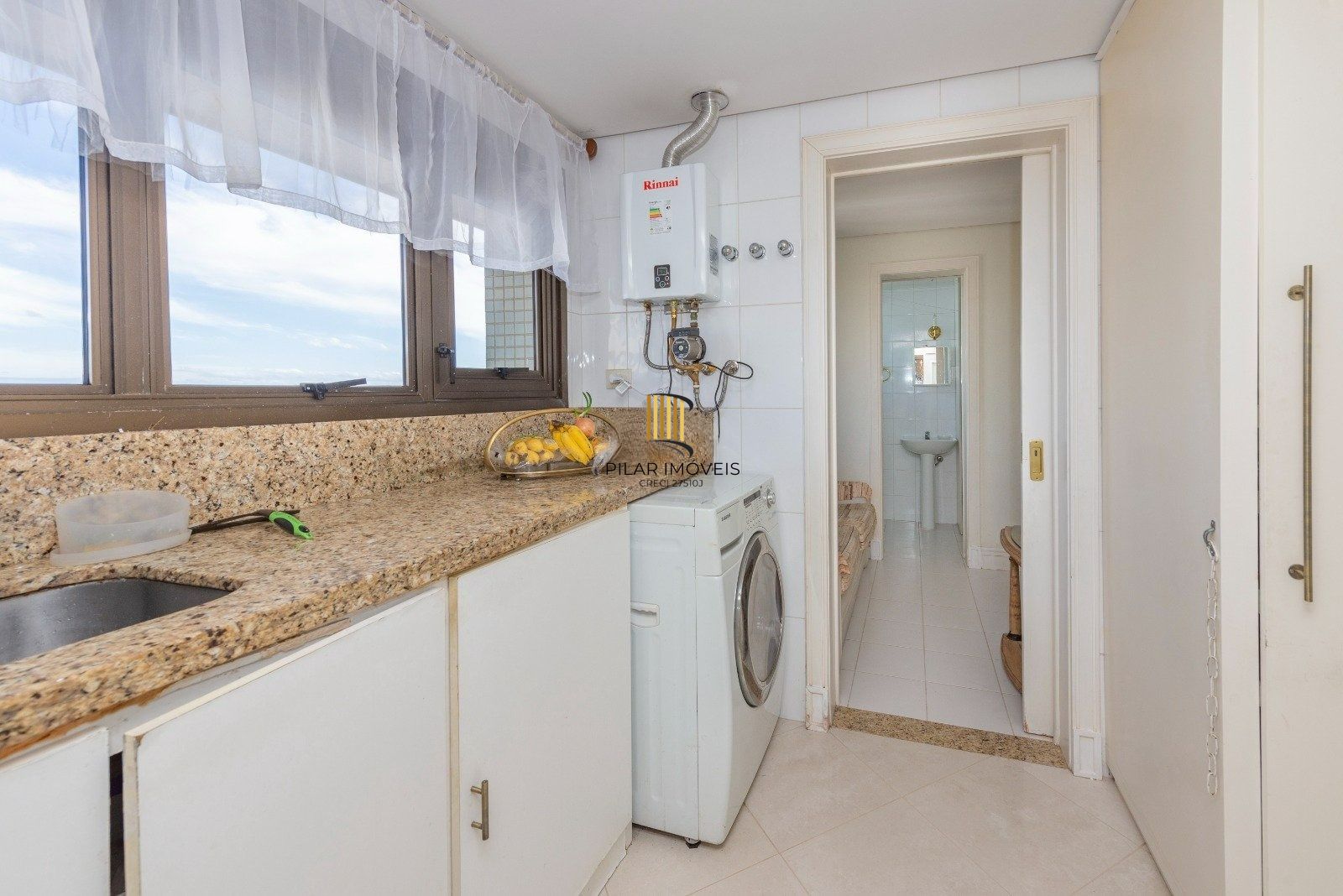 Clássica Cobertura, 600m2 privativos, 4 Dormitórios Sendo 3 Suítes!