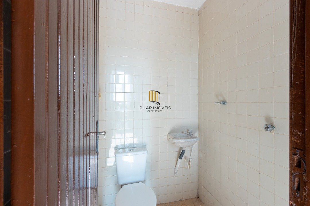Casa para Venda - 454.7m², 5 dormitórios, sendo 1 suites, 8 vagas - Teresópolis