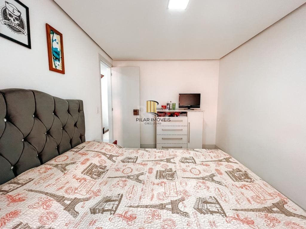 Casa de Condomínio 3 dormitórios no bairro Pedra Redonda