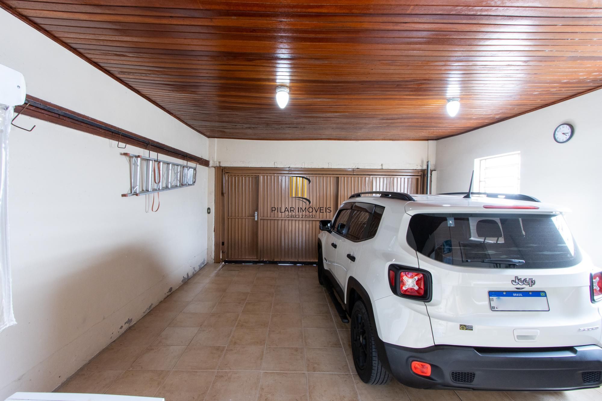 Casa para Venda - 180m², 3 dormitórios, sendo 1 suites, 2 vagas - Ipanema