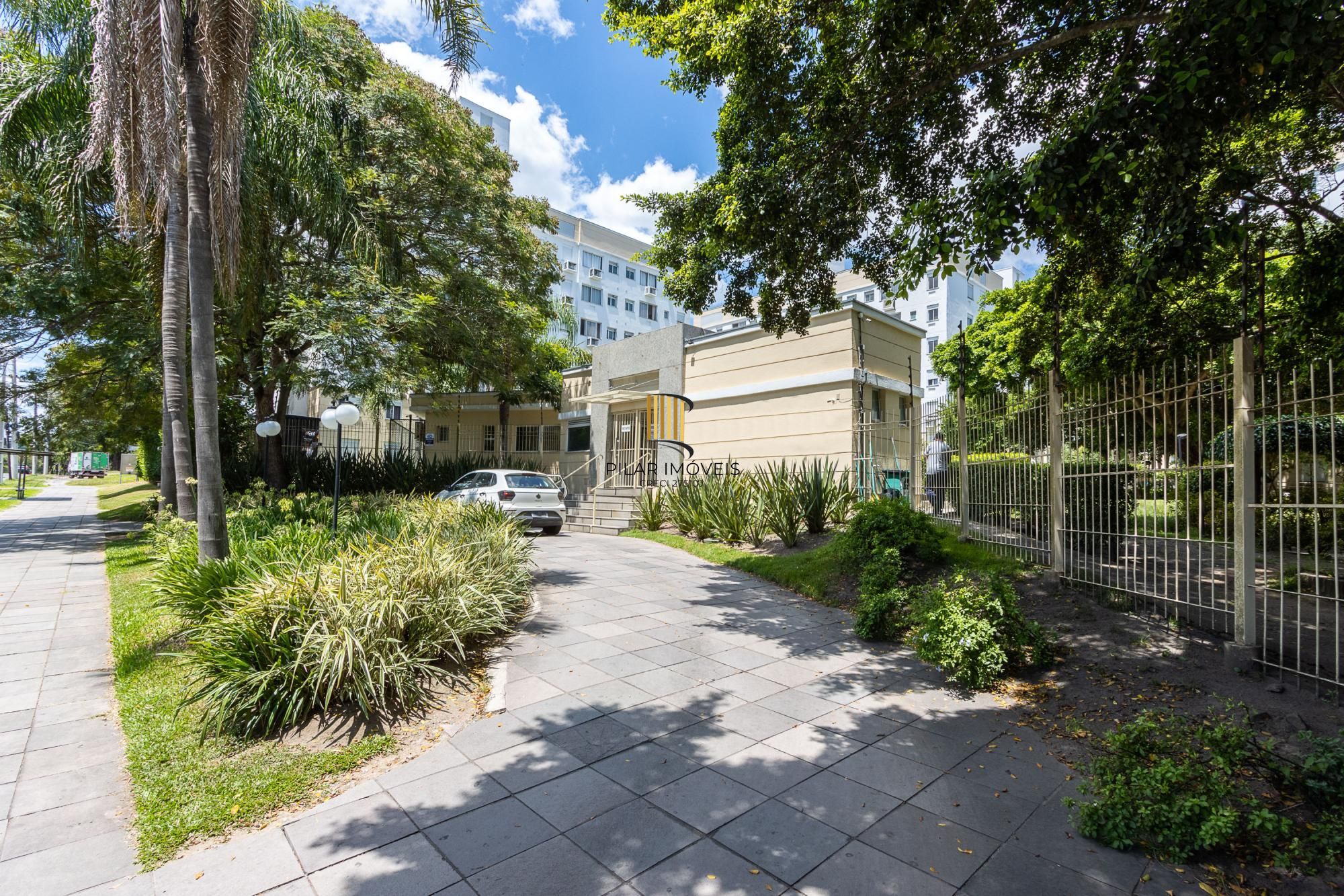 Apartamento 2 quartos, 1 vaga escritura, elevador - Bairro Cristal