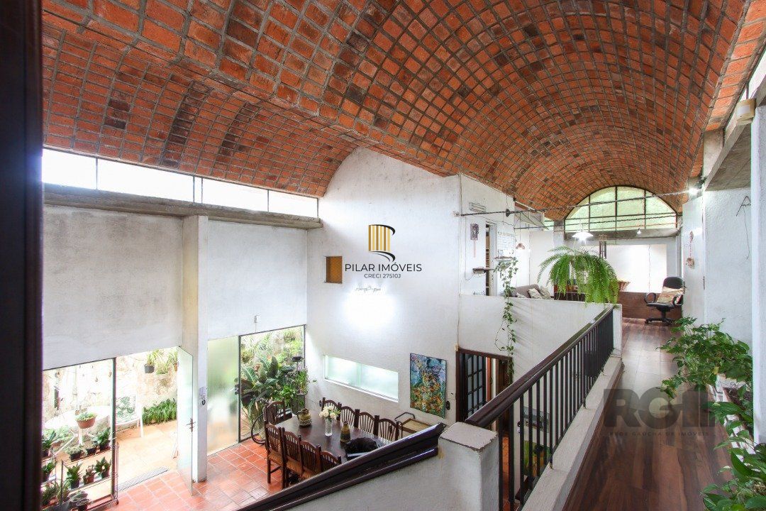 Casa para Venda - 393m², 4 dormitórios, sendo 2 suites, 4 vagas - Ipanema