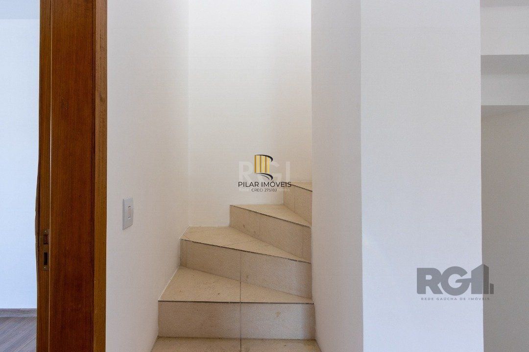 Casa 3 dormitórios no bairro Guarujá