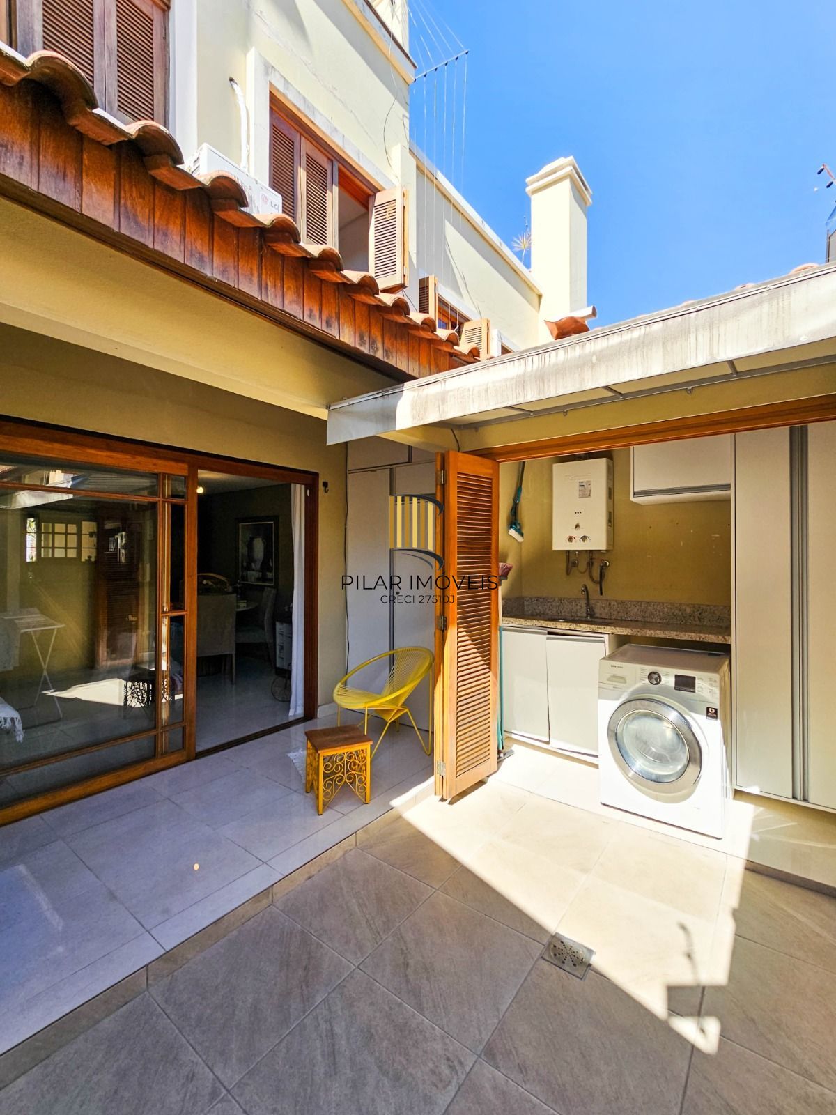 Casa 3 dormitórios no bairro Tristeza