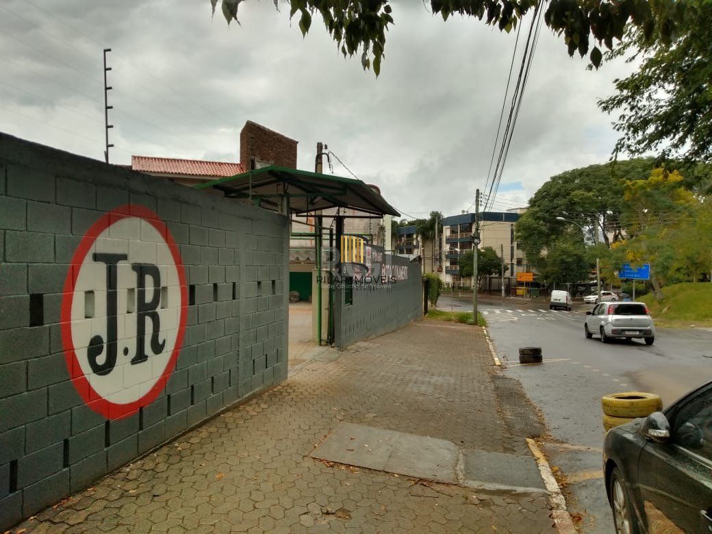 Terreno com 2 lotes individualizados com 32X31,5, com 992m² próximo à Cristiano Fischer