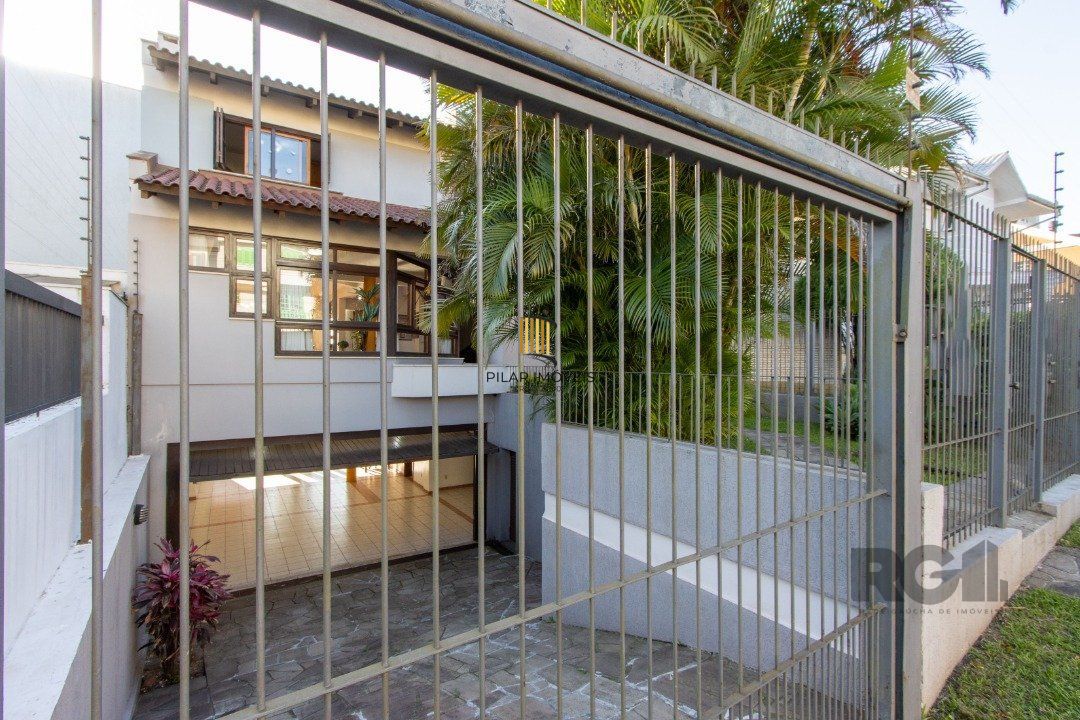 Casa 3 dormitórios no bairro Ipanema