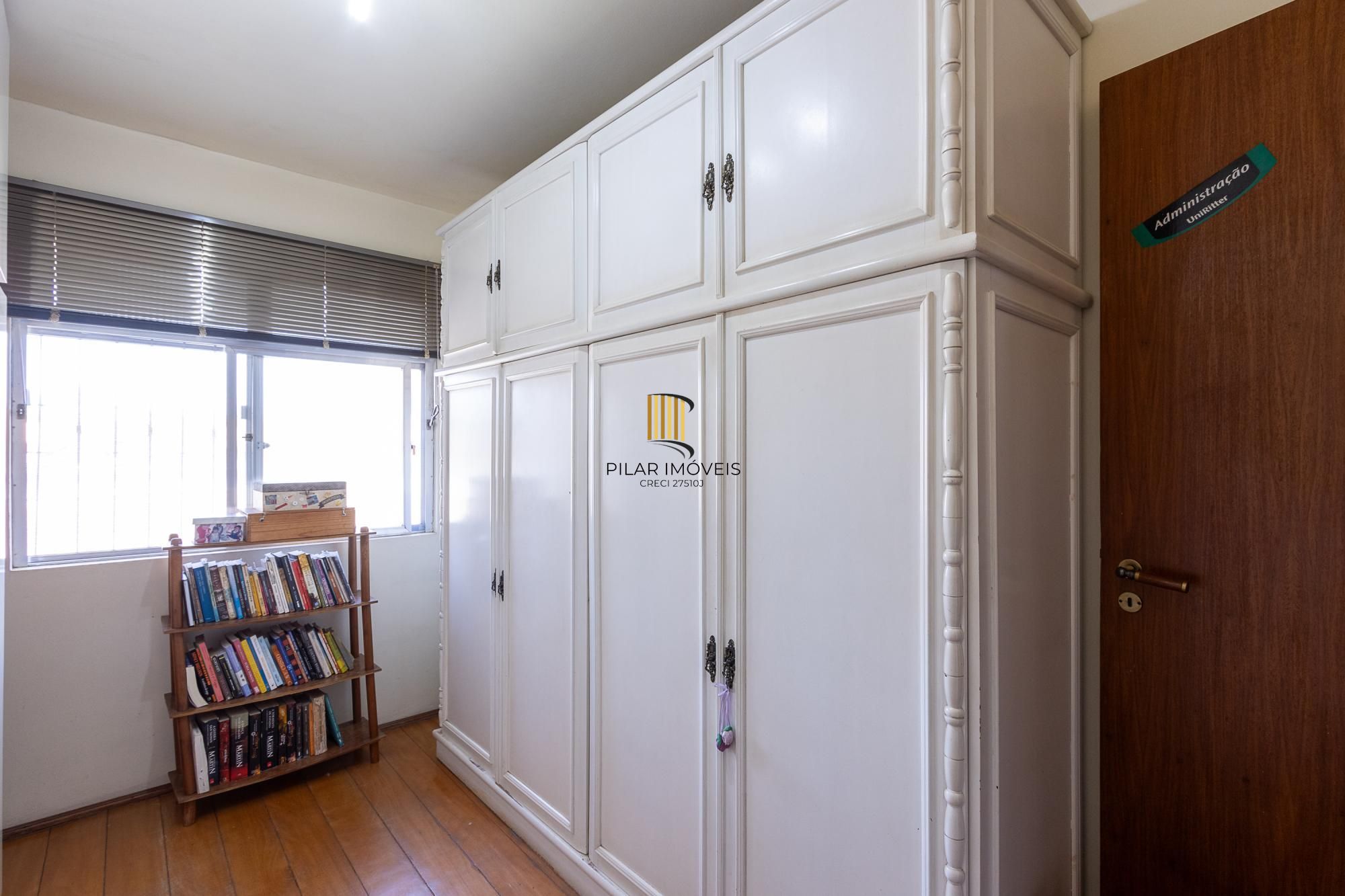 Casa com 3 quartos (1 suite), 4 vagas - Vila Nova