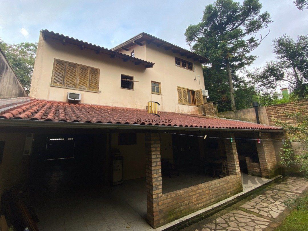Casa para Venda - 350m², 4 dormitórios, sendo 4 suites, 4 vagas - Tristeza