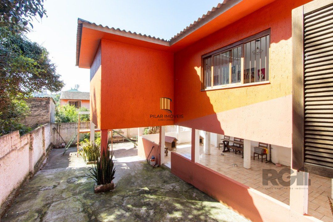 Casa 4 dormitórios no bairro Tristeza