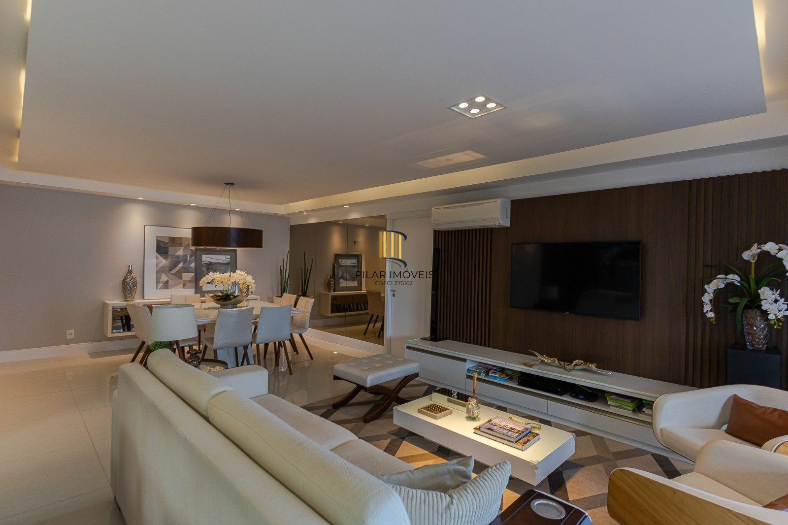 Apartamento 136 m² 3 suítes e 3 vagas de garagem no bairro Chácara das Pedras.