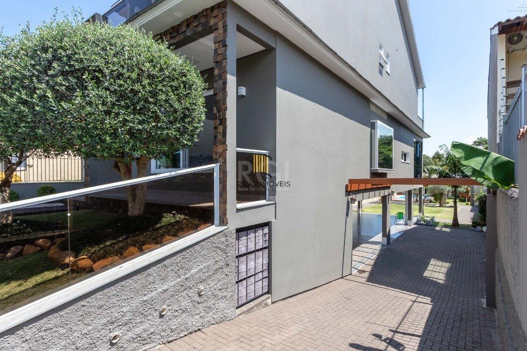 Casa para Venda - 420m², 3 dormitórios, sendo 3 suites, 8 vagas - Ipanema