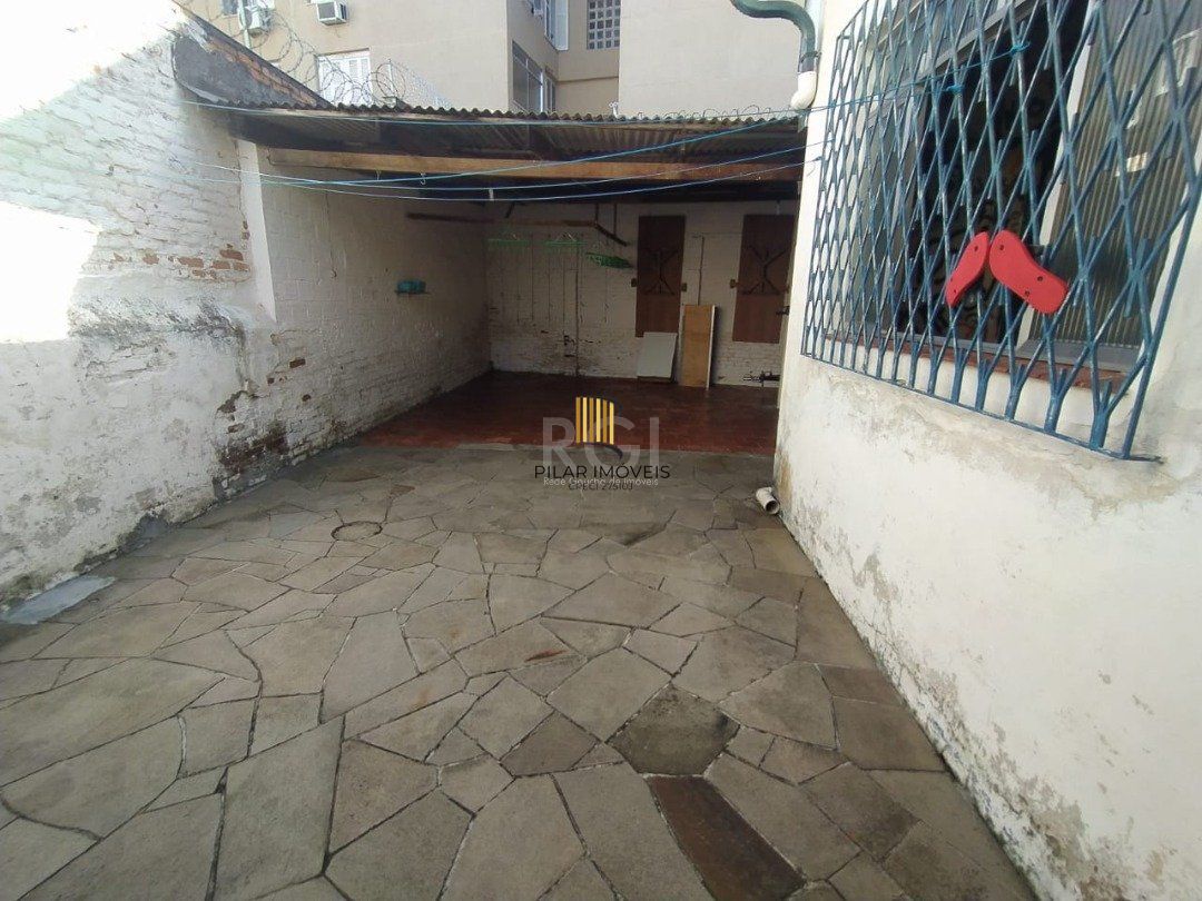 Casa para Venda - 185m², 3 dormitórios, 5 vagas - Menino Deus