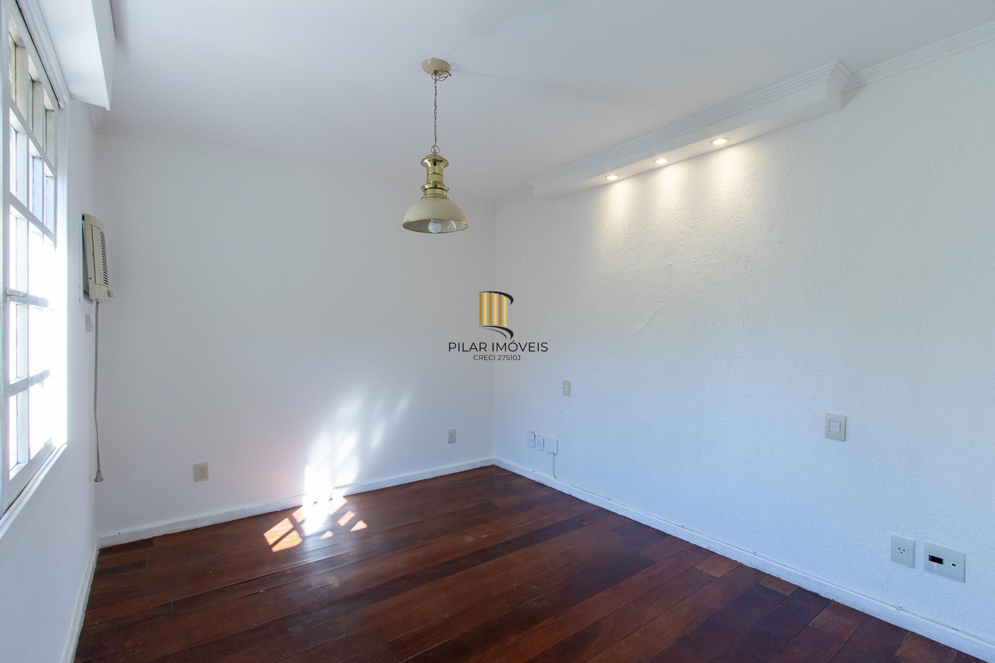 Casa condomínio, no bairro Tristeza, 175,17m² área privativa,03 dormitórios 01 suíte e 02 vagas!