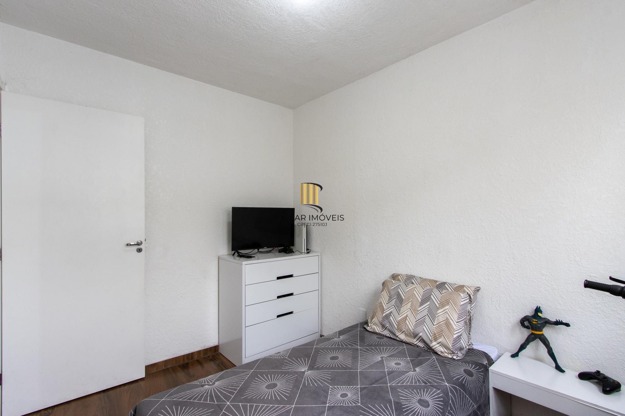 Charmoso Apartamento Semimobiliado de 2 Dormitórios e 1 vaga de garagem no bairro Restinga!