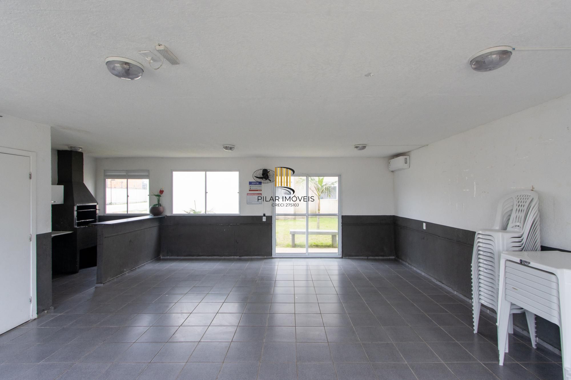 Charmoso Apartamento Semimobiliado de 2 Dormitórios e 1 vaga de garagem no bairro Restinga!