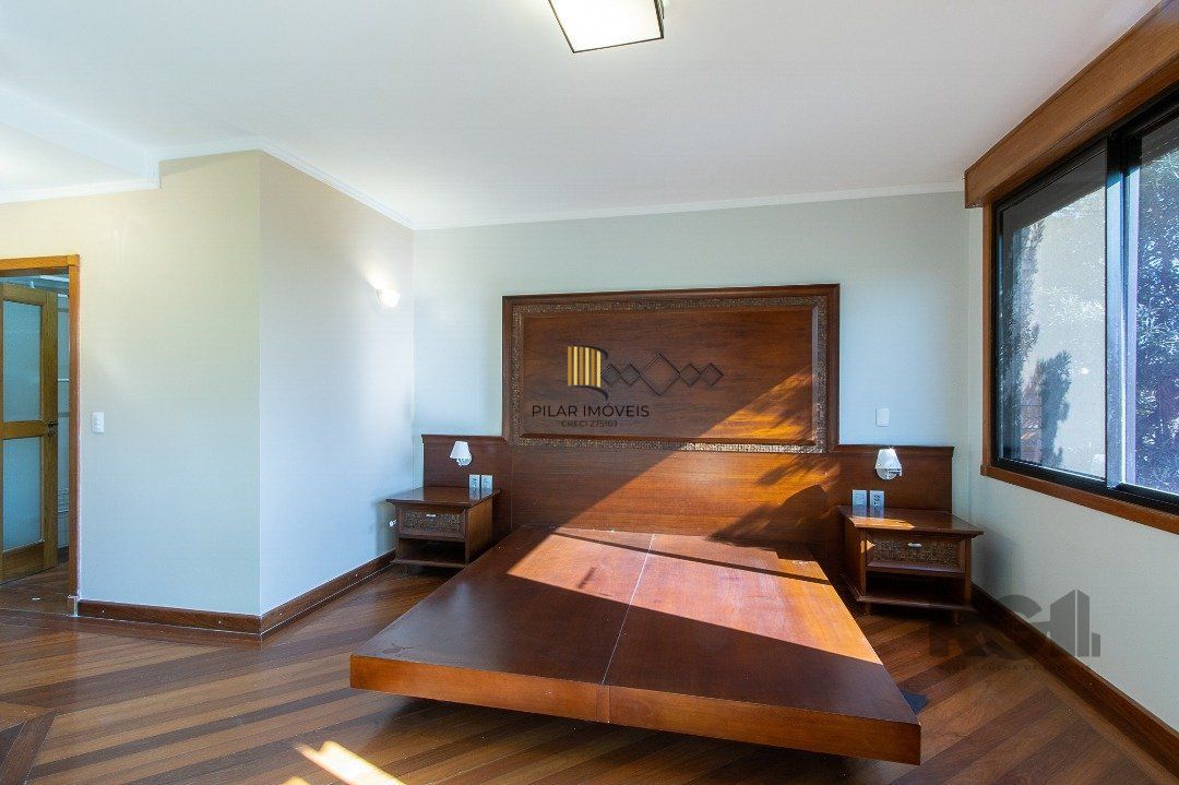Excelente casa de 3 andares em condomínio fechado