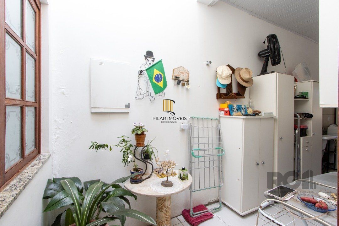 Casa 2 dormitórios no bairro Camaquã