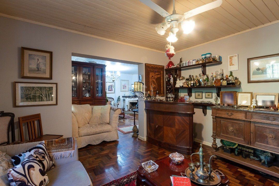 Casa para Venda - 192m², 4 dormitórios, sendo 3 suites, 4 vagas - Tristeza