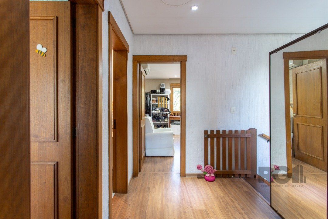 Casa de Condomínio 4 dormitórios no bairro Belém Novo