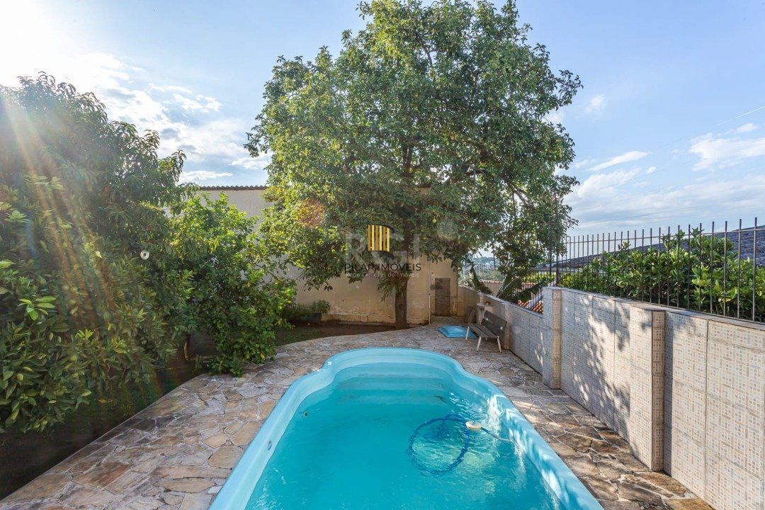 Casa 3 dormitórios no bairro Teresópolis