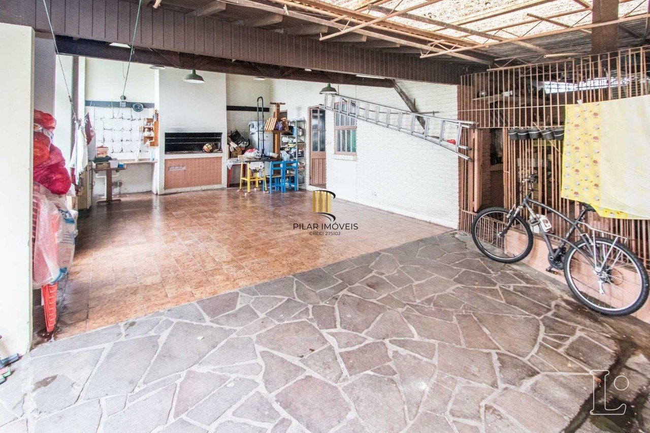 Casa para Venda - 485m², 4 dormitórios, sendo 1 suites, 3 vagas - Cristal