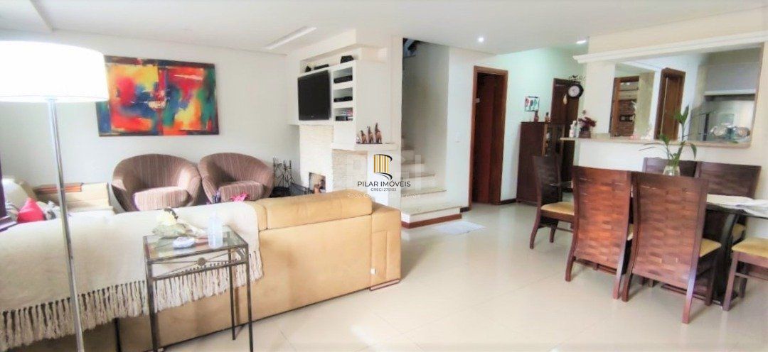 Casa para Venda - 179m², 3 dormitórios, sendo 1 suites, 5 vagas - Hípica