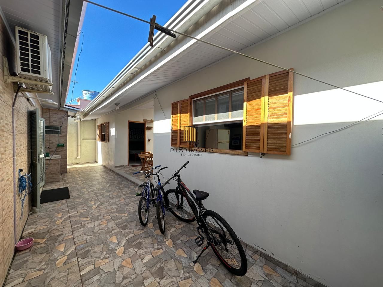 CASA REFORMADA , 4 DORMITORIOS , CHURRASQUEIRA , DESOCUPADA