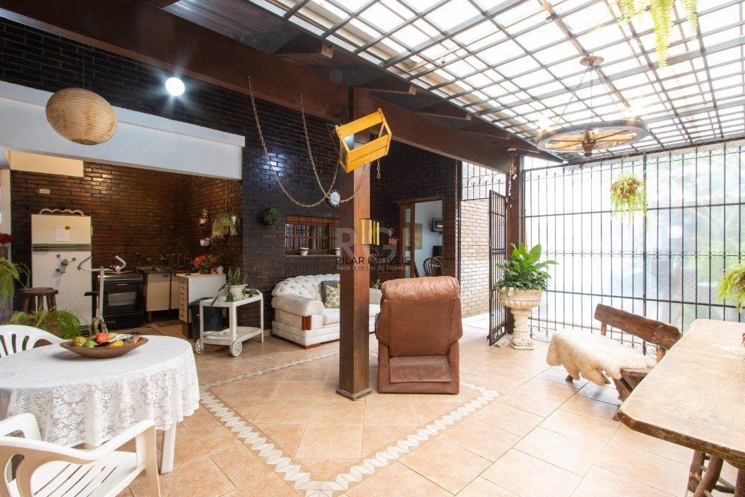 Casa 5 Dormitório(s) Bairro Tristeza