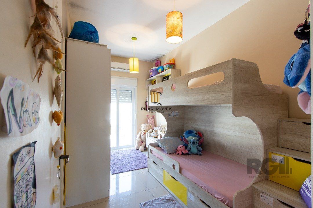 Casa 2 dormitórios no bairro Guarujá