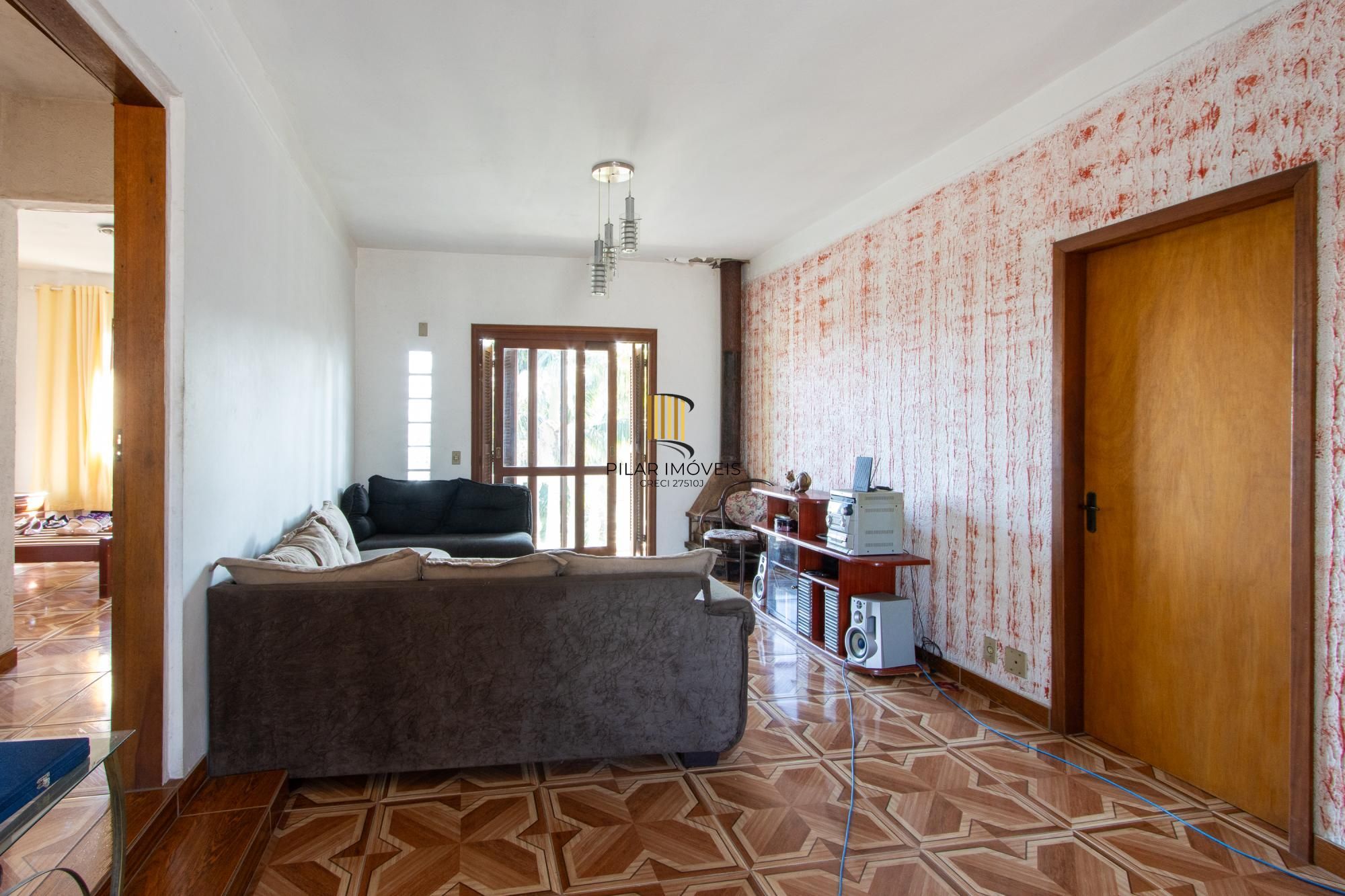 Casa 3 dormitórios no bairro Espírito Santo
