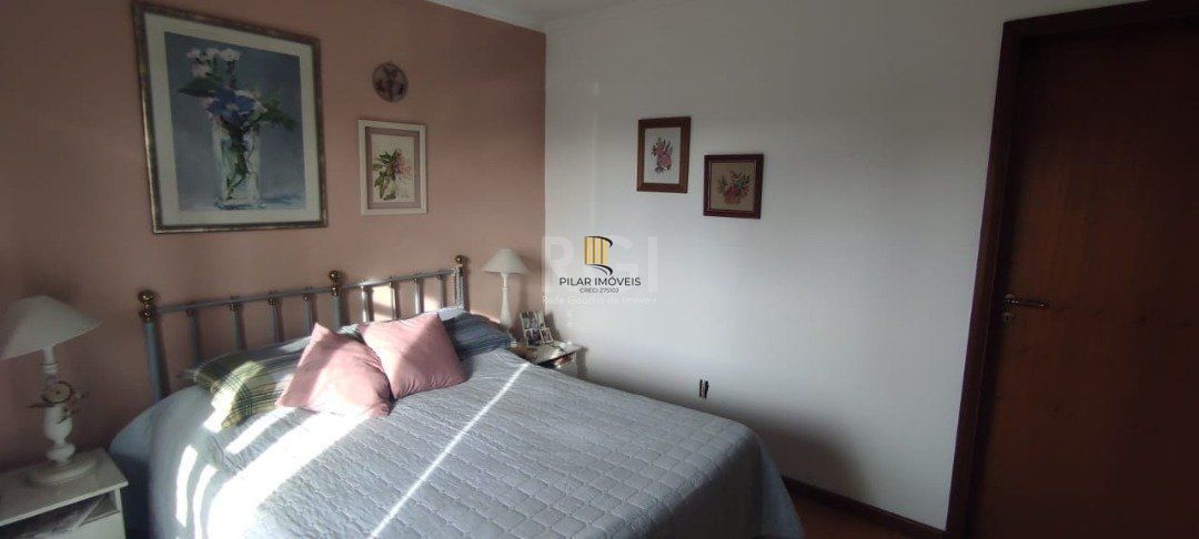 Casa para Venda - 250m², 3 dormitórios, sendo 1 suites, 2 vagas - Ipanema
