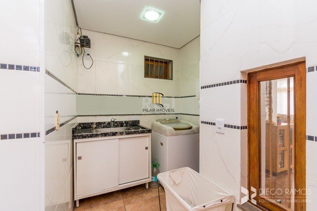 BELO SOBRADO REFORMADO 3 DORMITÓRIOS - BAIRRO NONOAI