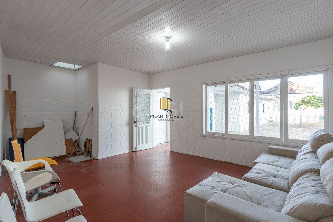 Casa para Venda - 180.2m², 3 dormitórios, 3 vagas - Medianeira