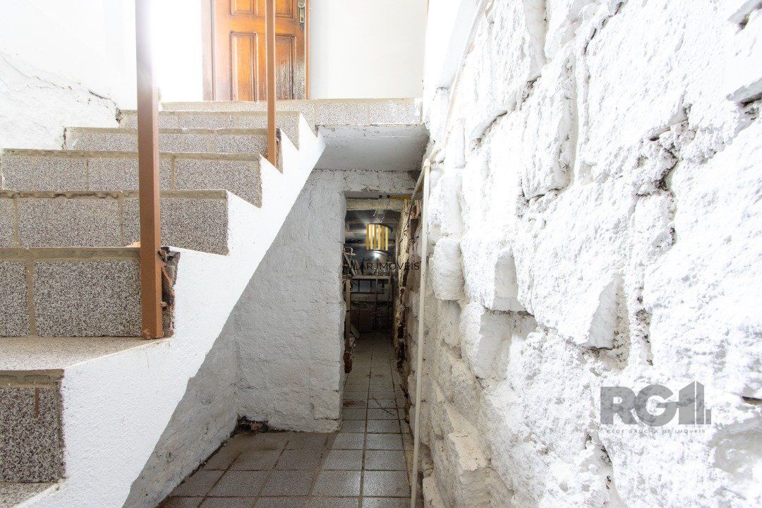Casa para Venda - 440m², 3 dormitórios, sendo 1 suites, 2 vagas - Santa Tereza
