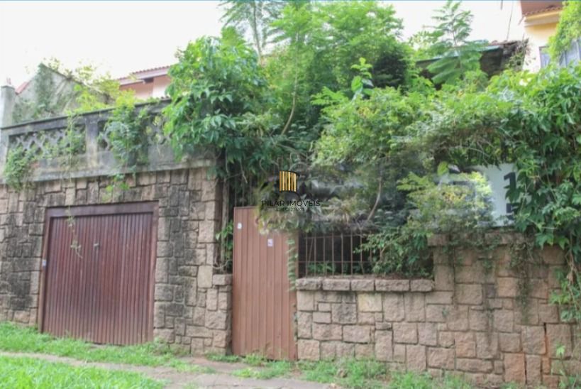 Terreno à venda em localização privilegiada na Chácara das Pedras – 420m²