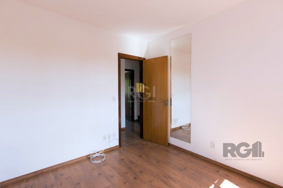 Casa 3 dormitórios no bairro Serraria