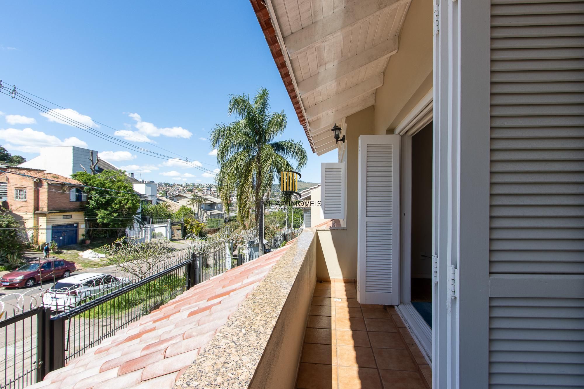 Casa 4 dormitórios no bairro Cristal