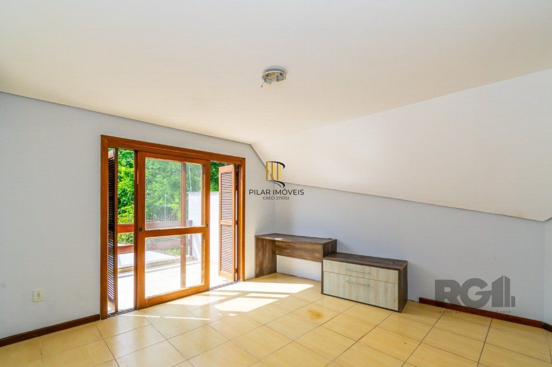 Casa 3 dormitórios no bairro Espírito Santo