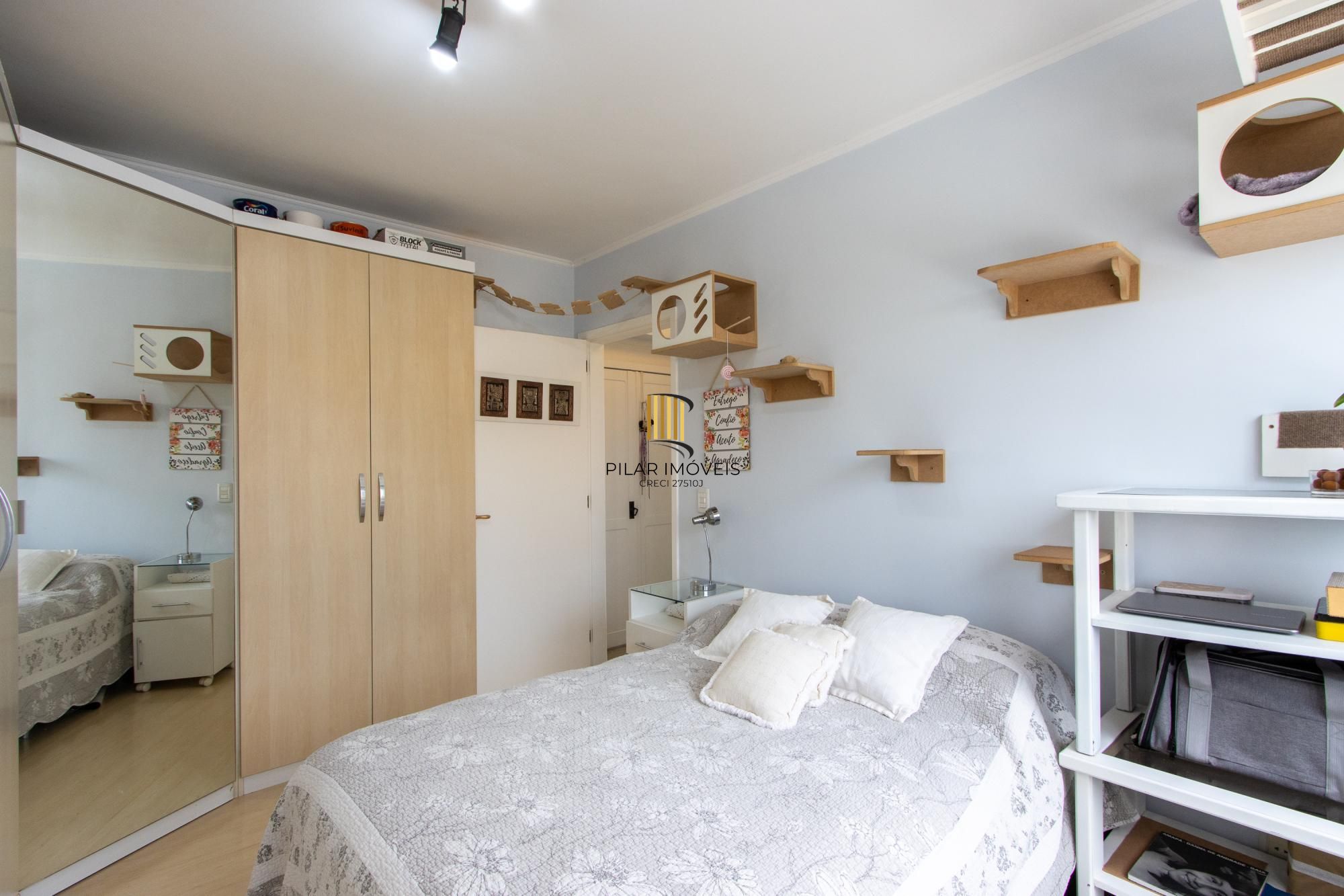 Apartamento 2 Dormitório(s) Bairro Cristal