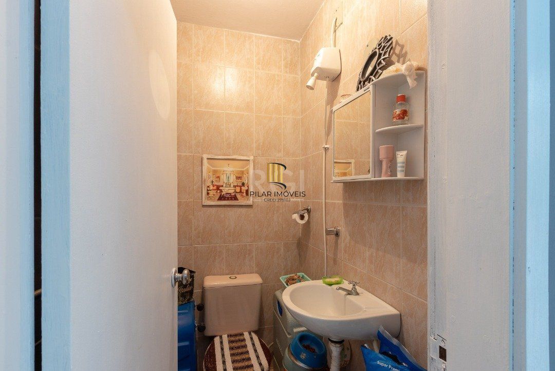 Casa para Venda com 3 dormitórios, sendo 1 suites e 4 vagas no bairro Ipanema