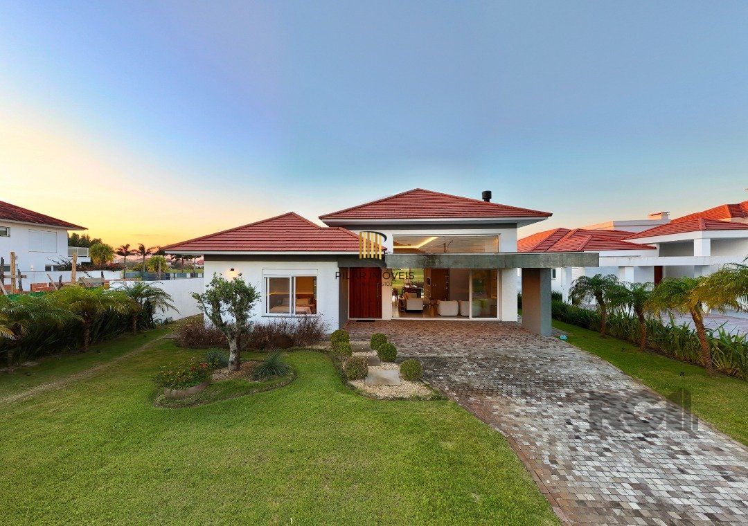 Casa de Condomínio 5 dormitórios no bairro Nova Xangri-lá