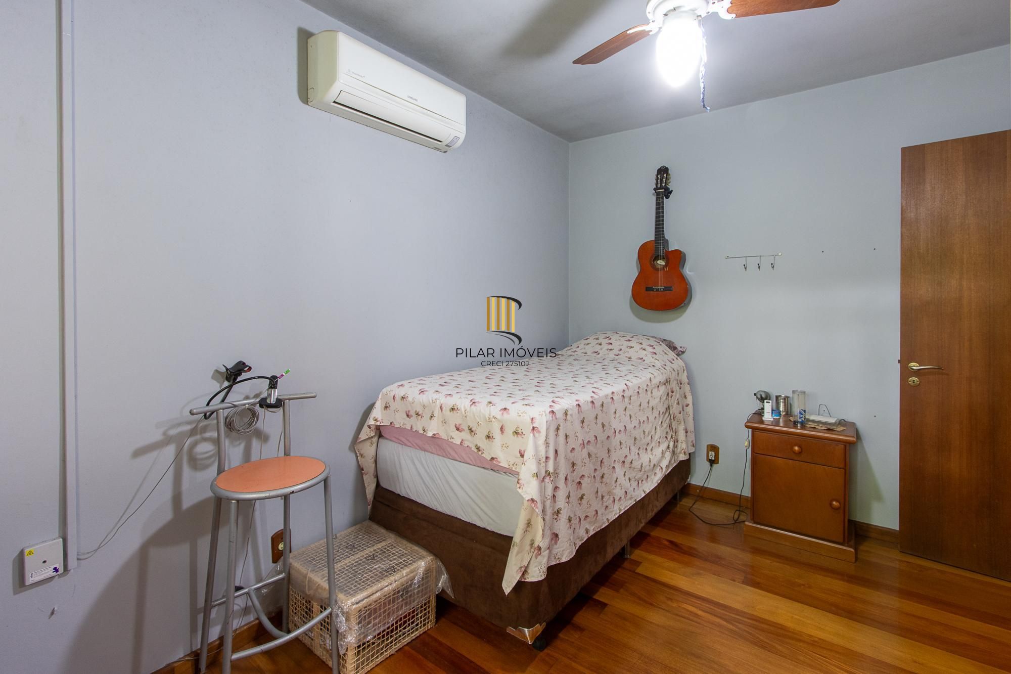 Casa térrea, nova, 3 quartos, 1 suite - Bairro Belém Velho