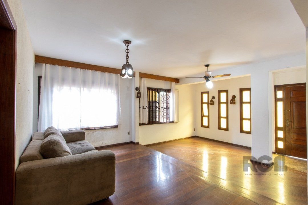Casa para Venda - 205.5m², 3 dormitórios, sendo 2 suites, 3 vagas - Vila Nova