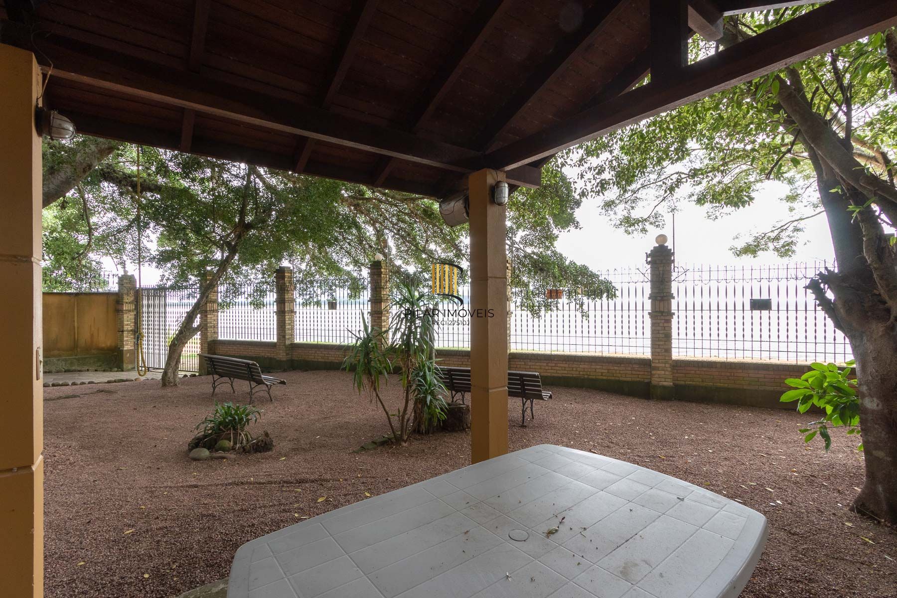 Casa em condomínio, 171m², 3 dormitórios, Pedra Redonda