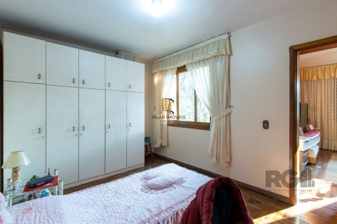 Casa 4 dormitórios no bairro Cristal