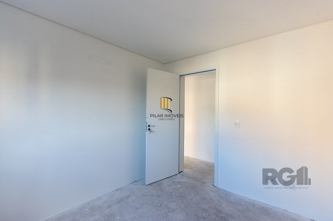 Cobertura para Venda - 214.34m², 3 dormitórios, sendo 3 suites, 2 vagas - Tristeza