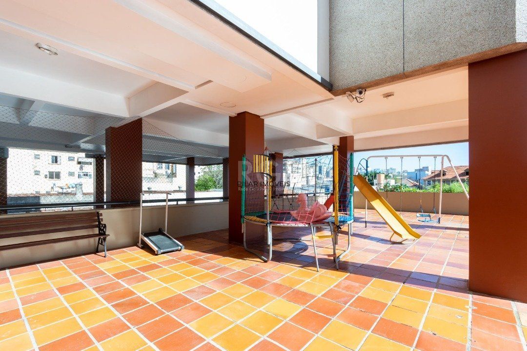 Apartamento para Venda - 104m², 3 dormitórios, sendo 1 suites, 1 vaga - Floresta