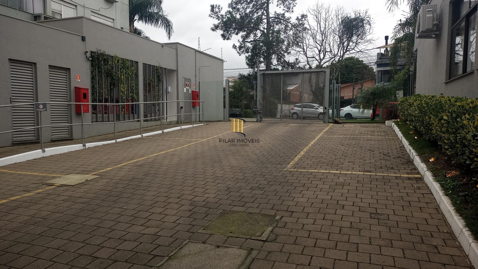 Apartamento com 3 dormitórios e 2 vagas, no bairro Ipanema