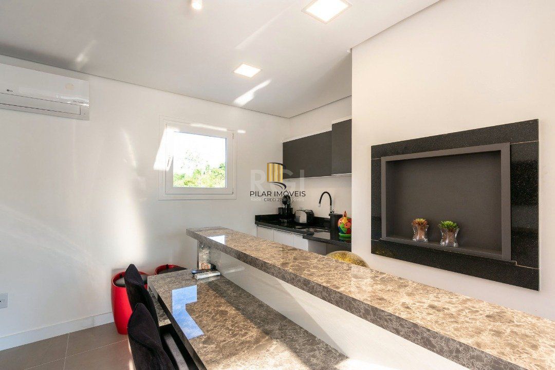 Casa Condominio para Venda - 202m², 3 dormitórios, sendo 1 suites, 2 vagas - Tristeza